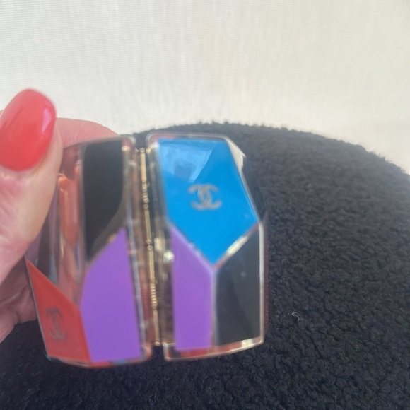 Chanel geometric resin cuff Y2K era. O/S - Picture 4 of 9
